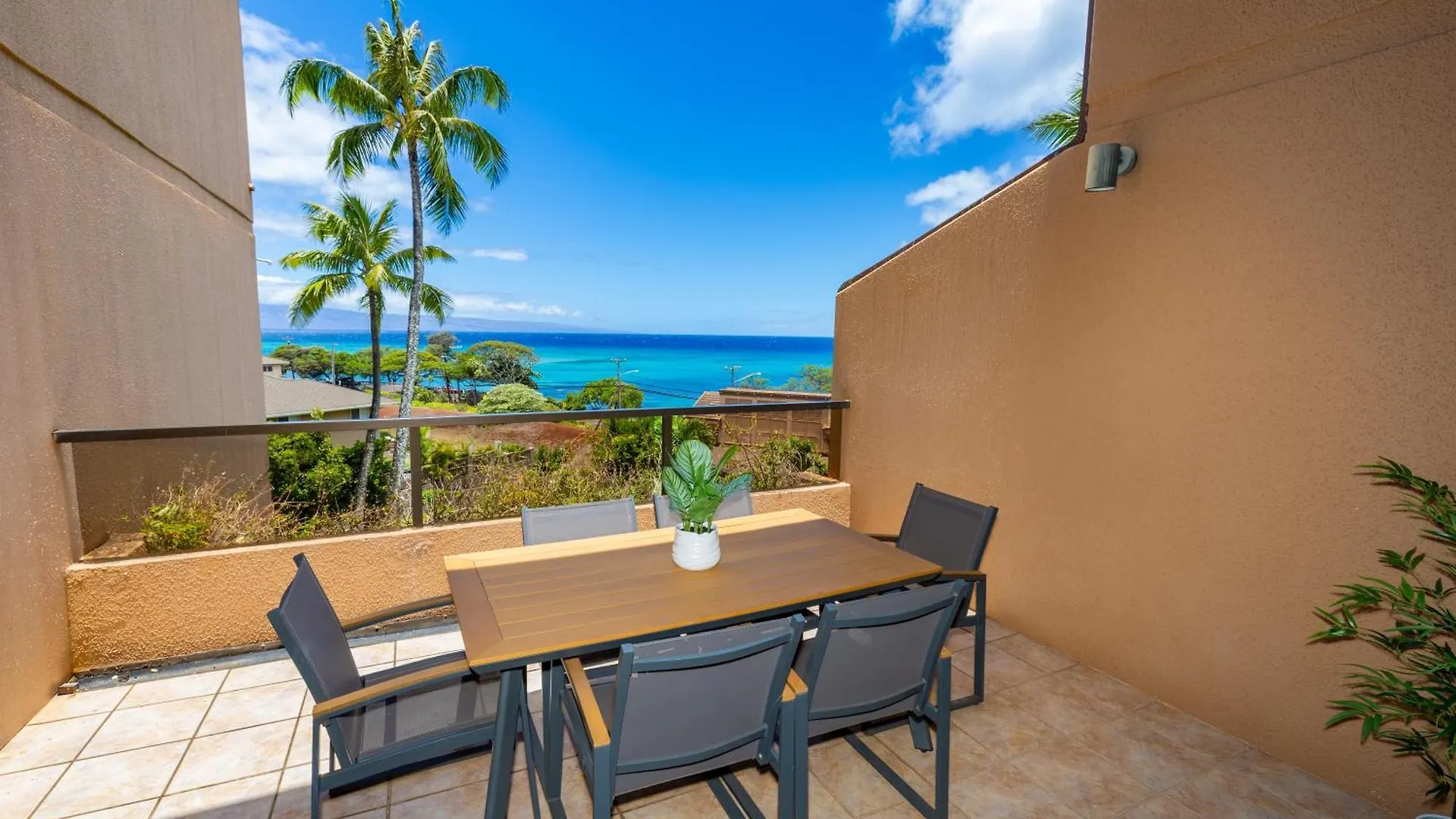 Oceanview Kahana Villa - Walk To Beach & Dining Lahaina Resort