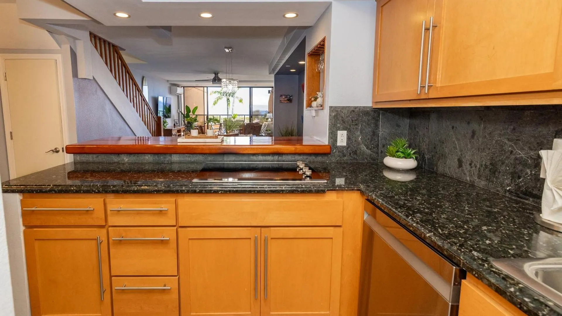 Oceanview Kahana Villa - Walk To Beach & Dining Lahaina