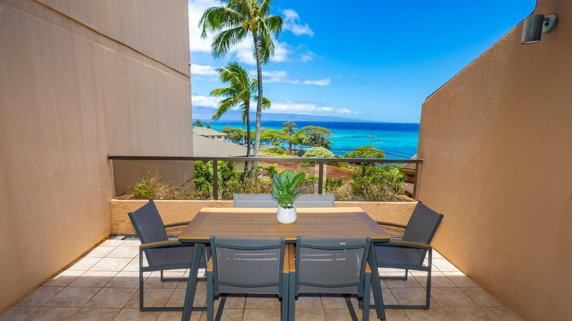 Oceanview Kahana Villa - Walk To Beach & Dining Lahaina Resort